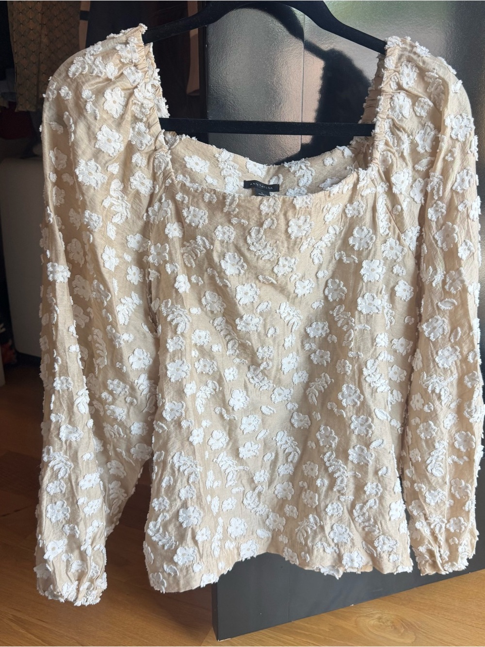 Ann Taylor Cream Beige Floral Textured Long Sleeve Blouse